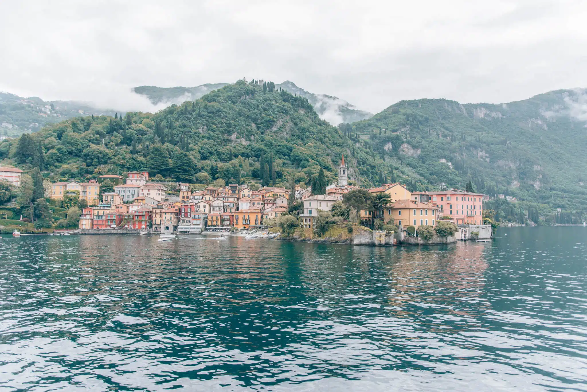 Lake Como travel guide by travel blogger What The Fab