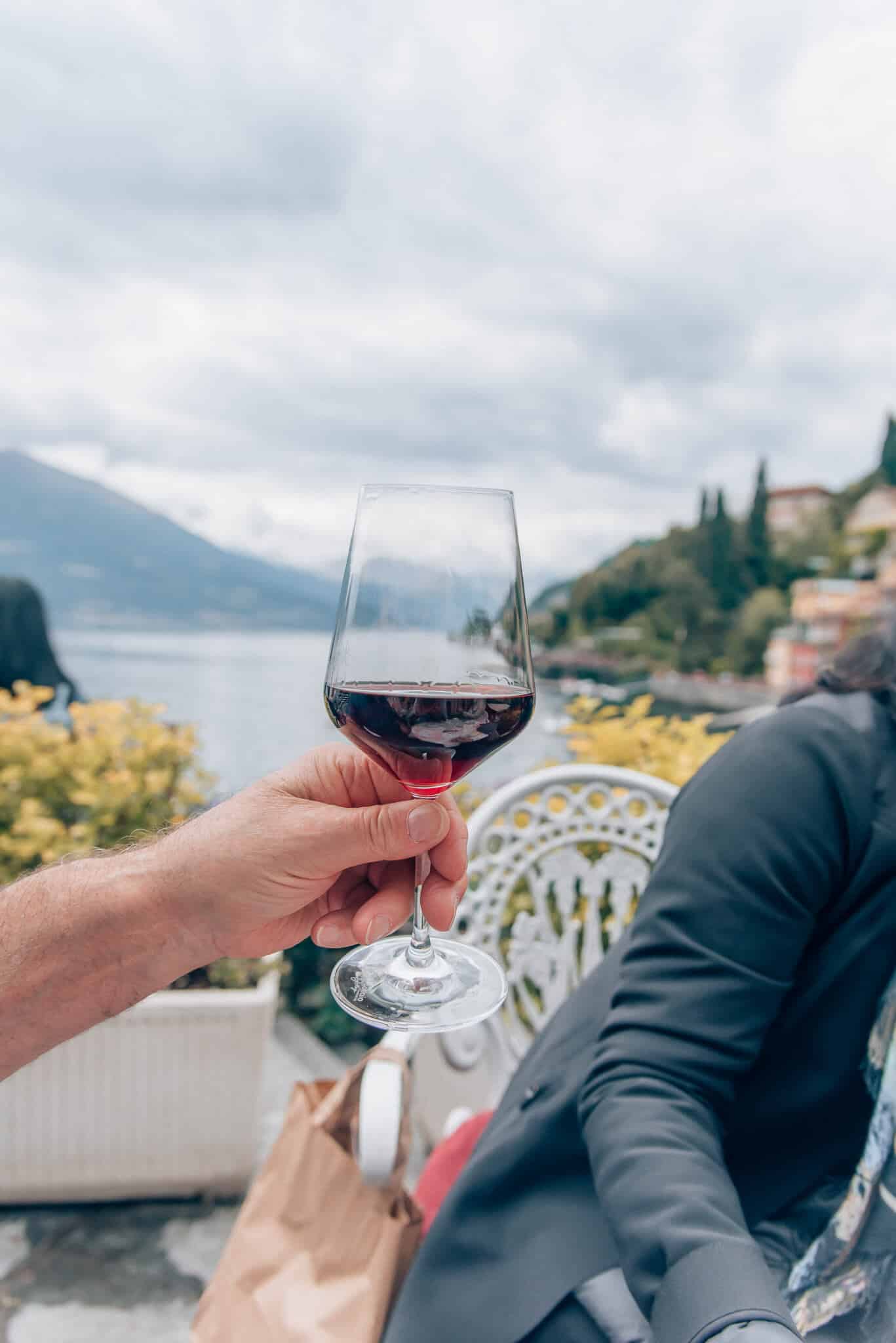 Lake Como travel guide, by travel blogger What The Fab