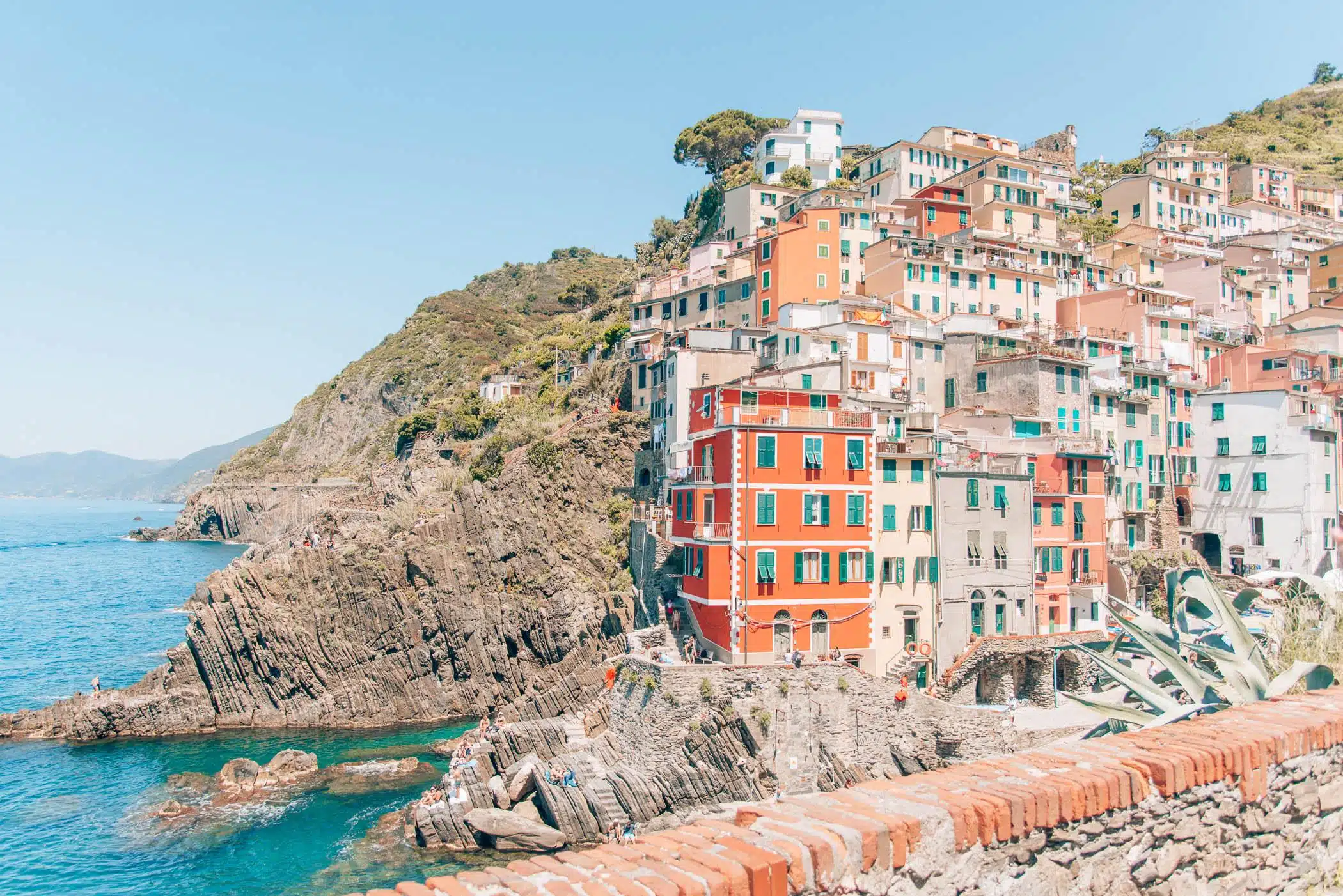 Cinque Terre Itinerary, by travel blogger What The Fab