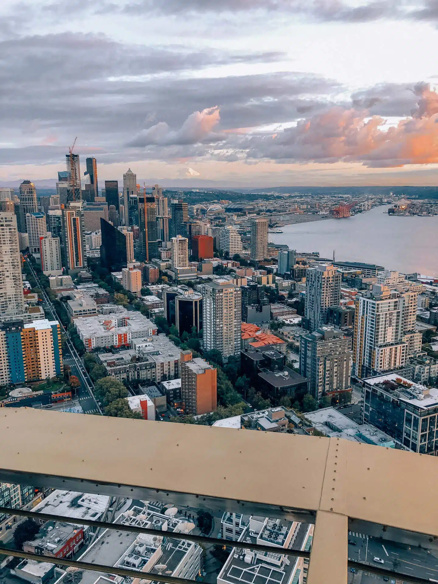 15 fun things to do in Seattle, by travel blogger What The Fab
