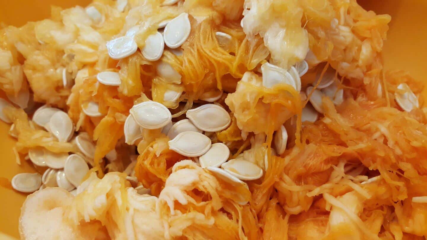 How to roast raw pumpkin seeds, by blogger What The Fab