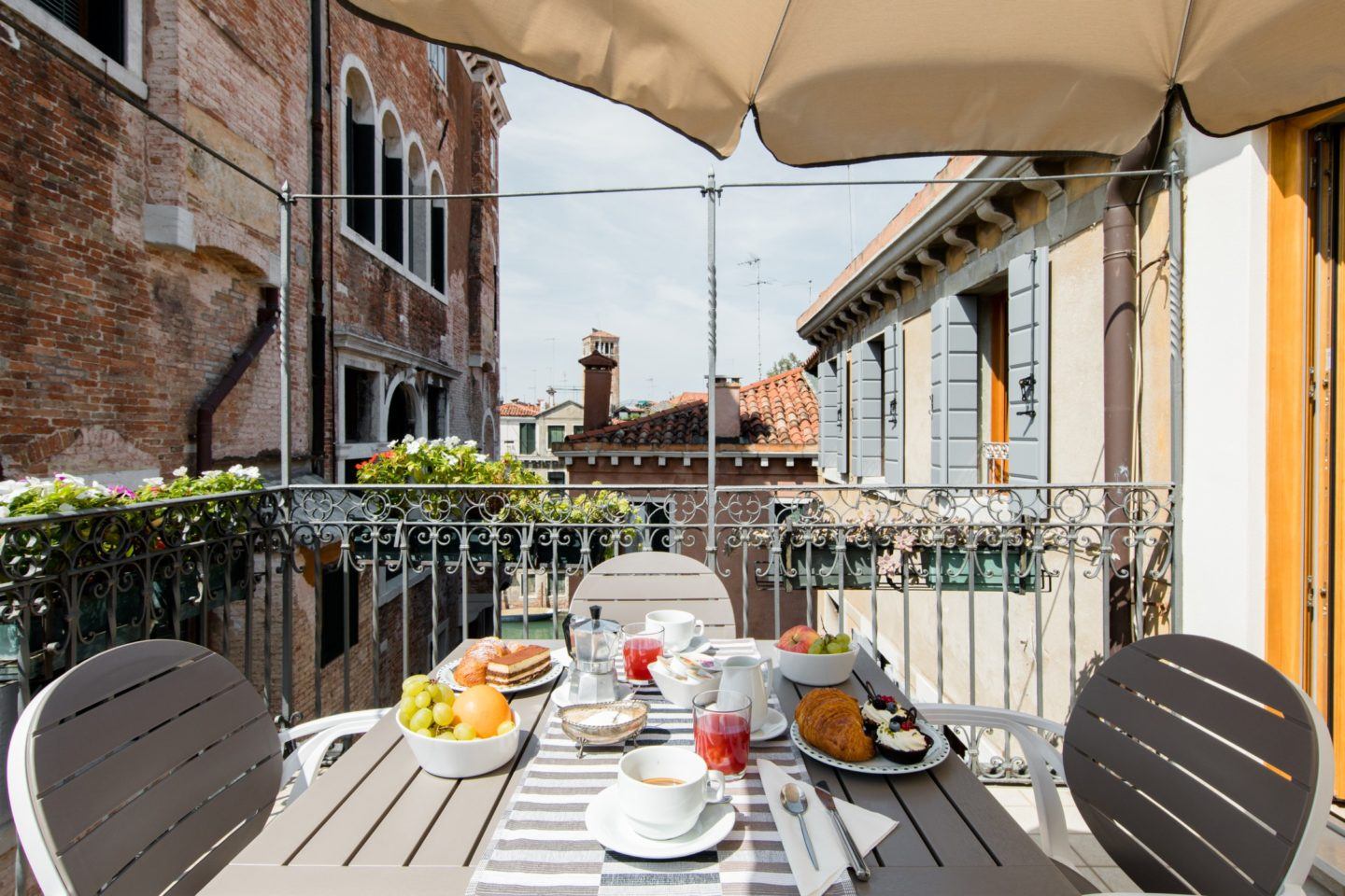 The BEST Airbnbs To Stay At In Venice Italy For 2023