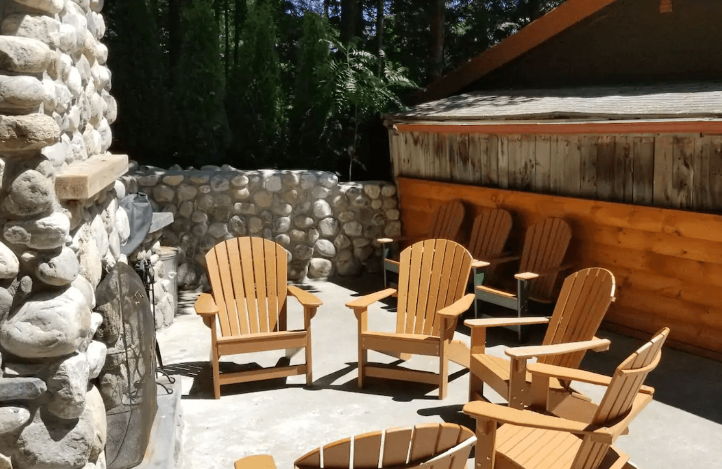 The Best Lake Airbnbs for the Ultimate Trip 2023