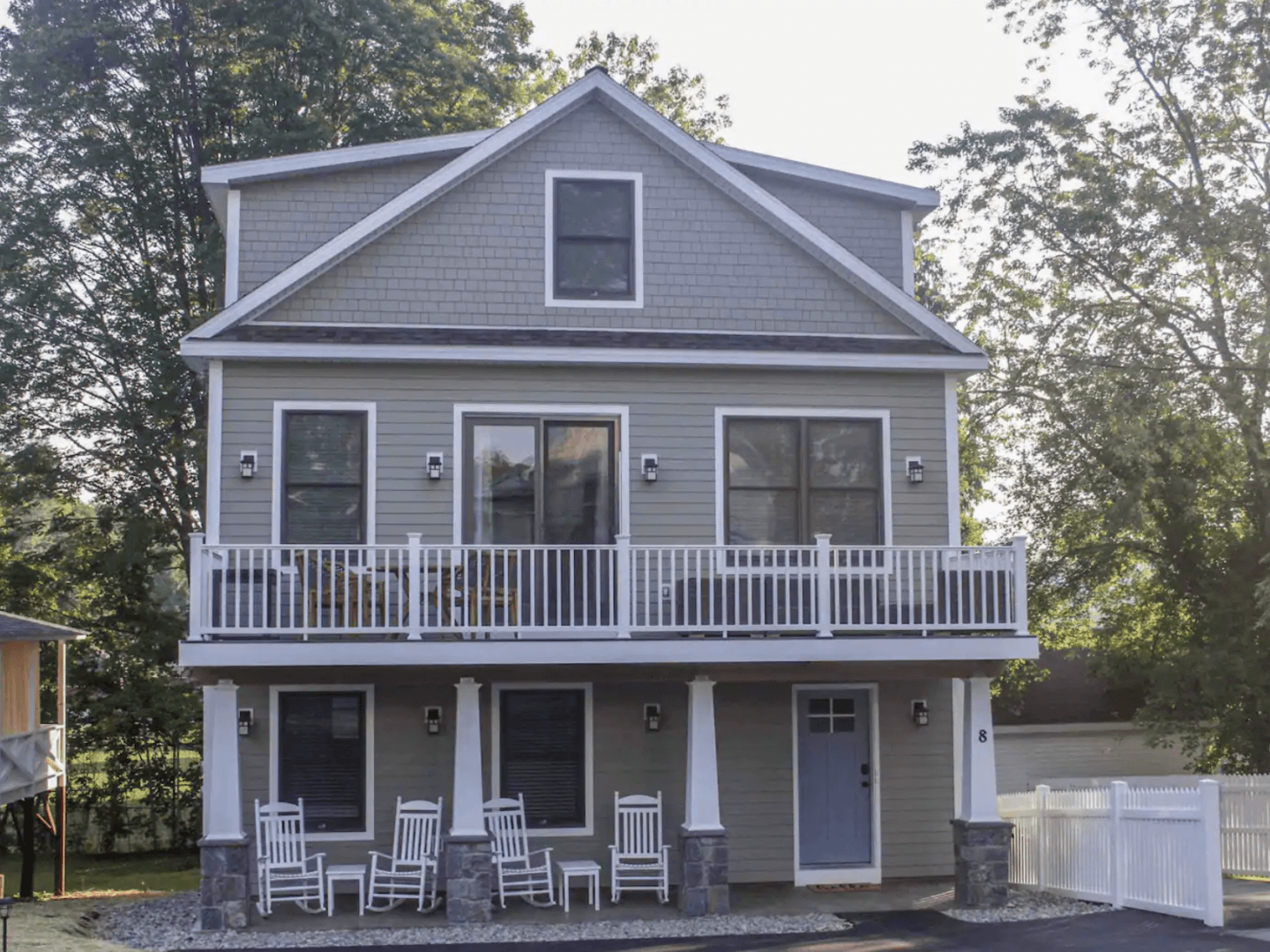 The Best Lake Airbnbs for the Ultimate Trip 2023