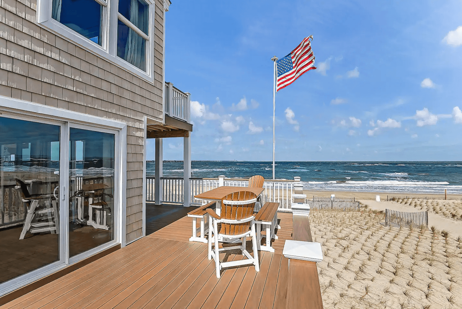 Airbnb Virginia Beach, by Travel Blogger What The Fab