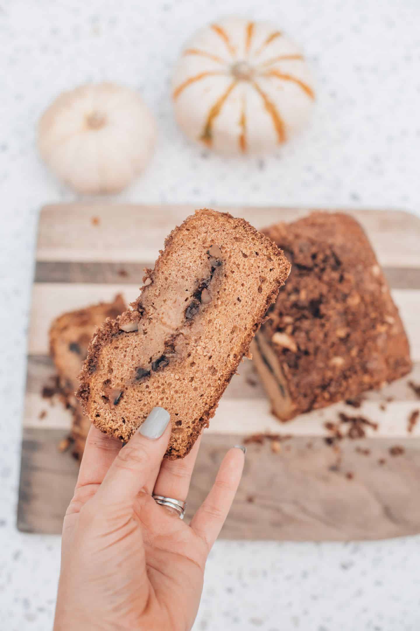 Pumpkin bread with streusel, by lifestyle blogger What The Fab