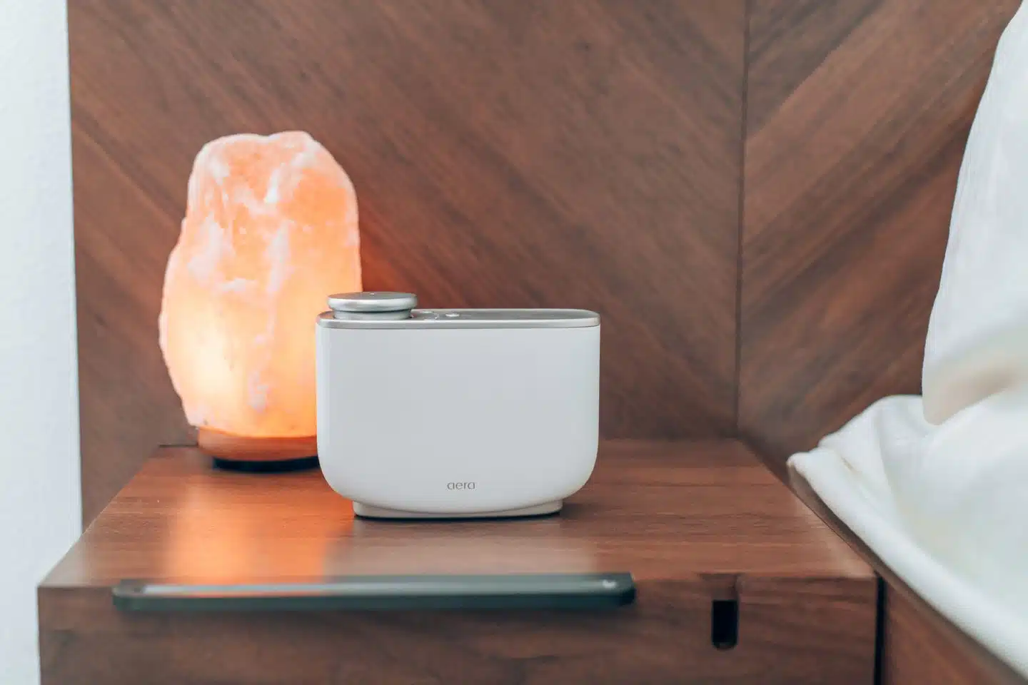 In-depth Aera diffuser review, by lifestyle blogger What The Fab