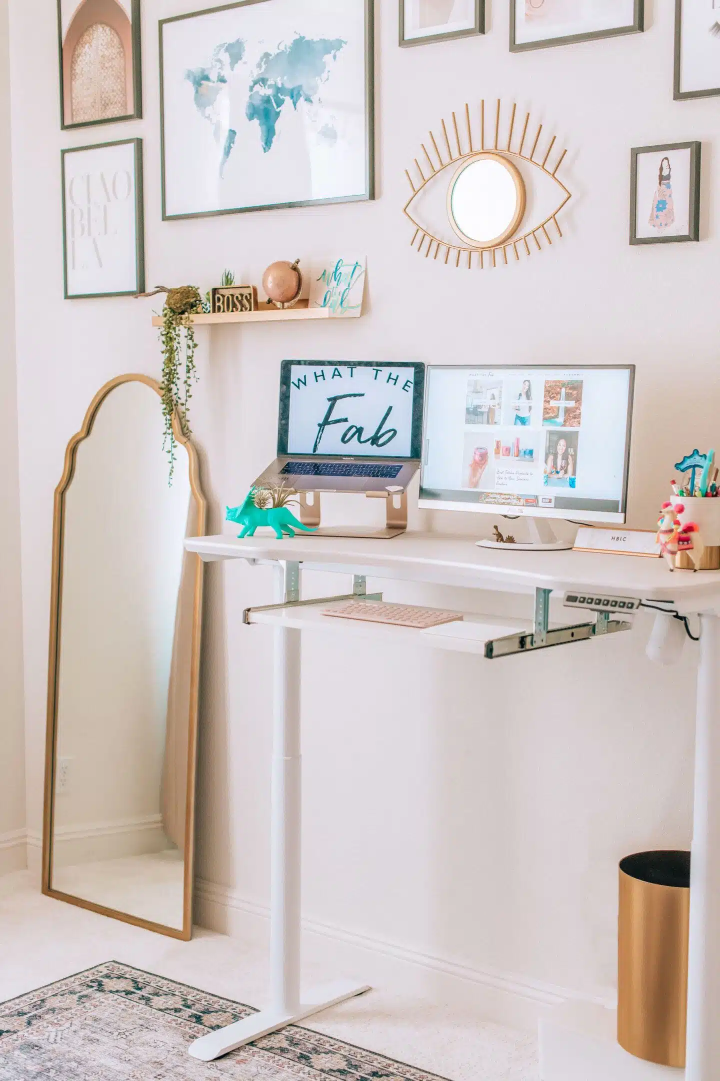 Blogger office, by lifestyle blogger What The Fab