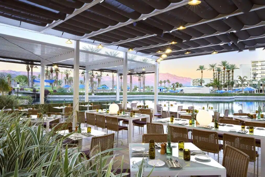 Palm Springs Luxury Hotels, by Travel Blogger What The Fab