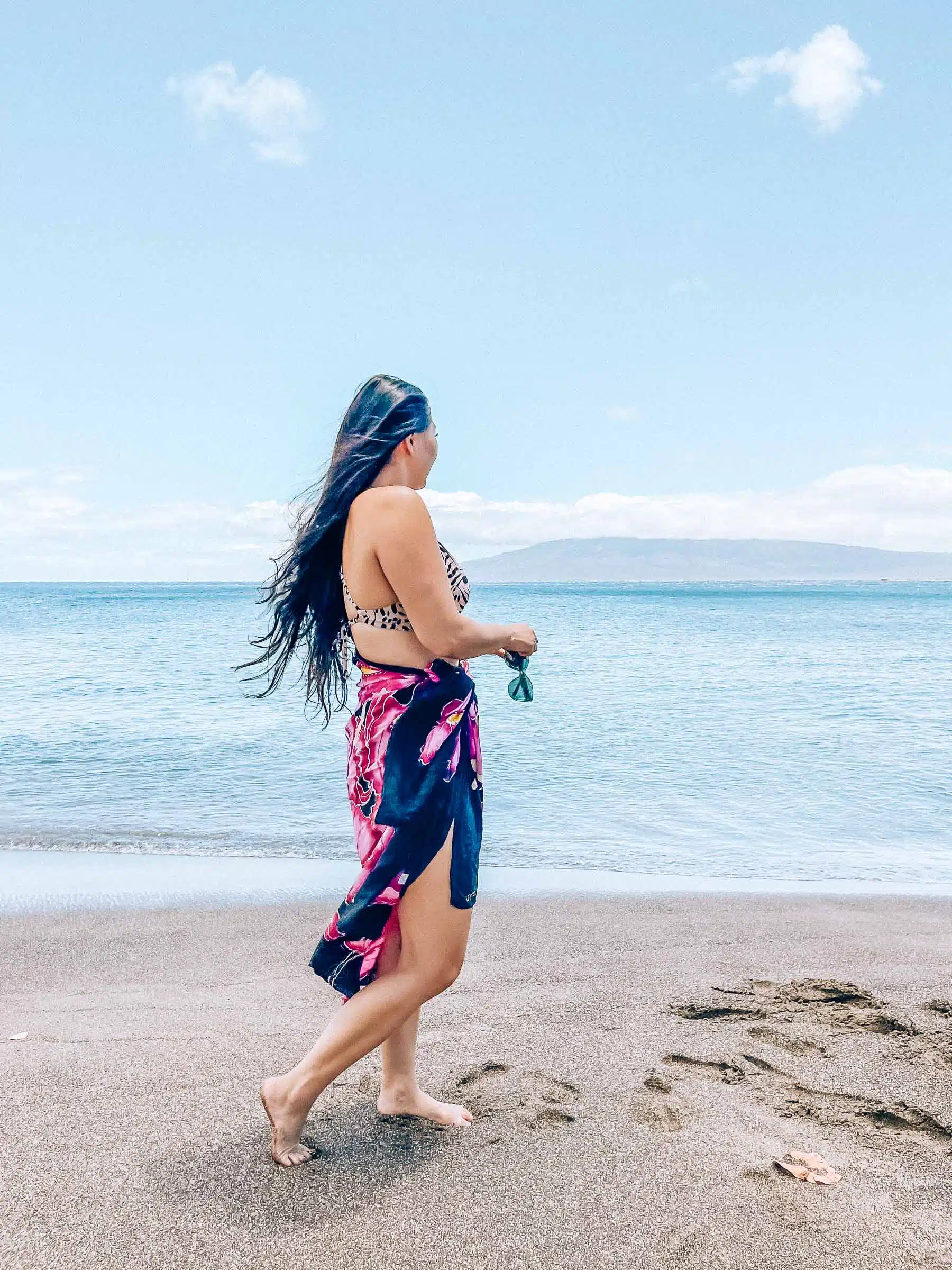 How to tie a sarong three ways, by style blogger What The Fab