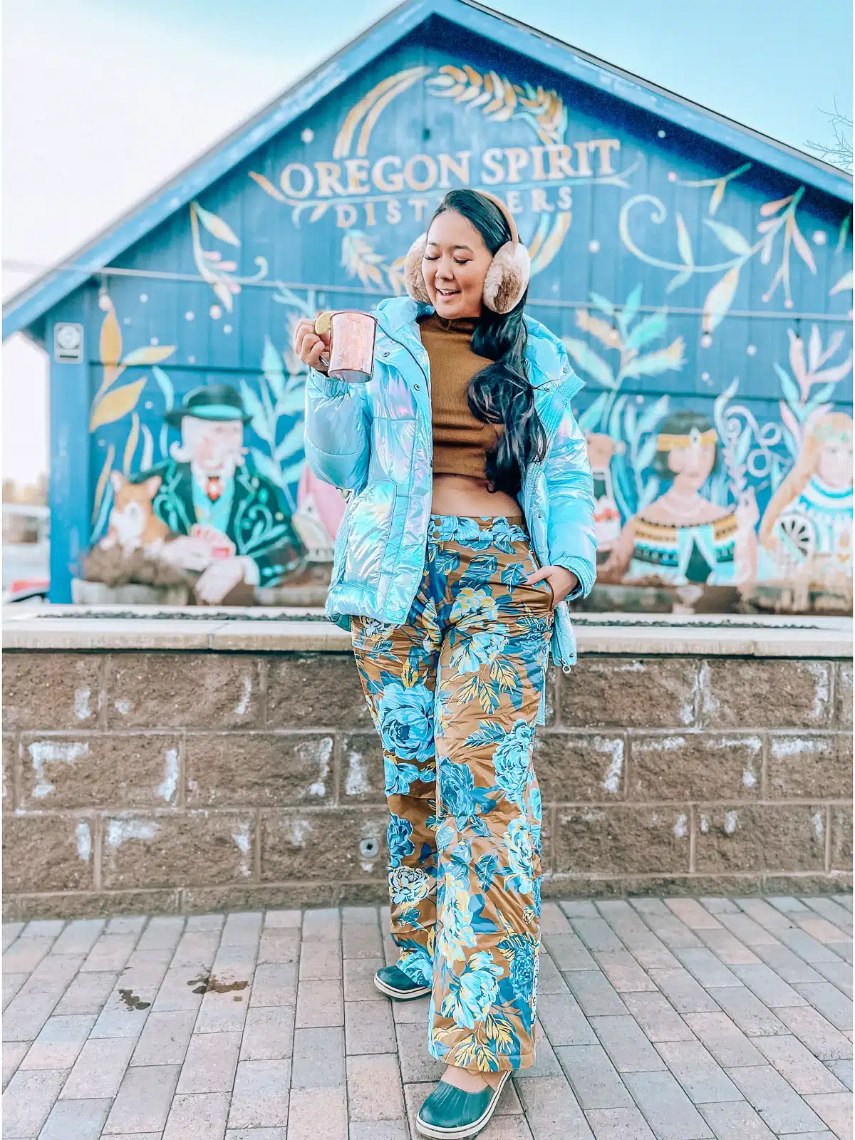 What to wear in Bend Oregon, by travel blogger What The Fab