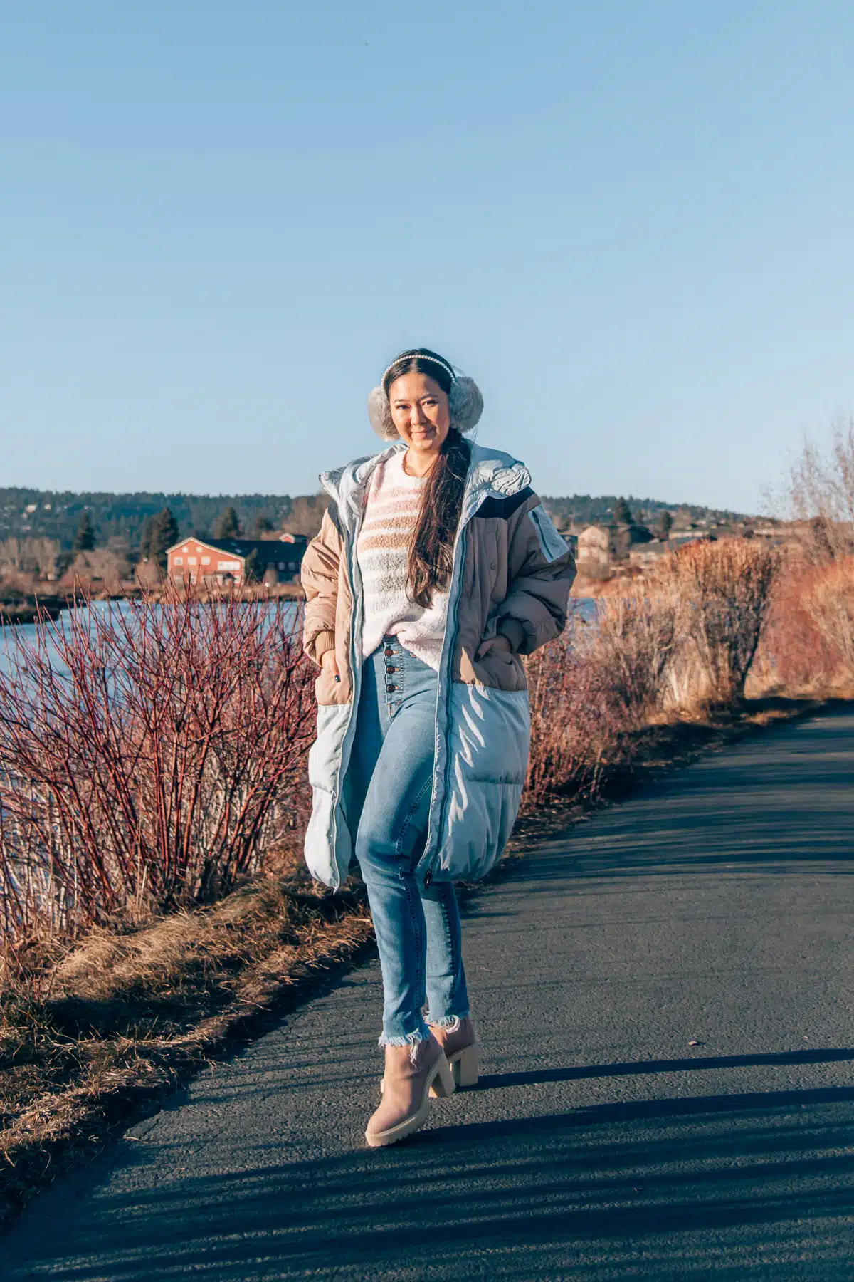 What to wear in Bend Oregon, by travel blogger What The Fab