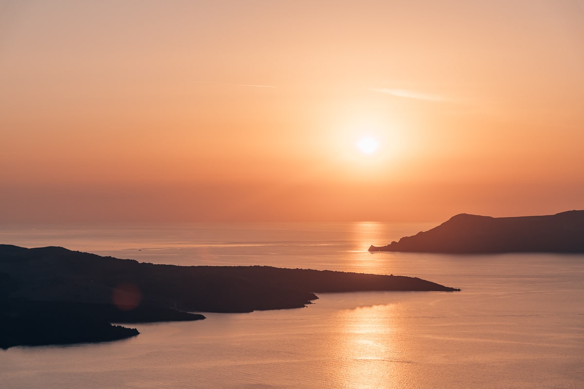 The best Santorini views, by travel blogger What The Fab