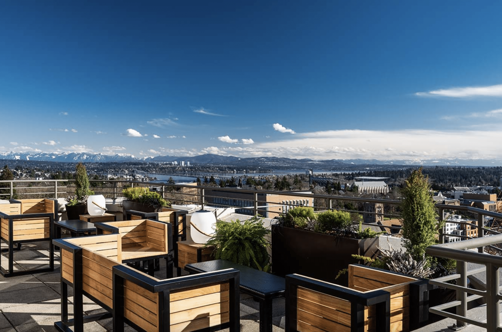 The 7 BEST Rooftop Bars in Seattle You Have to Visit | 2023