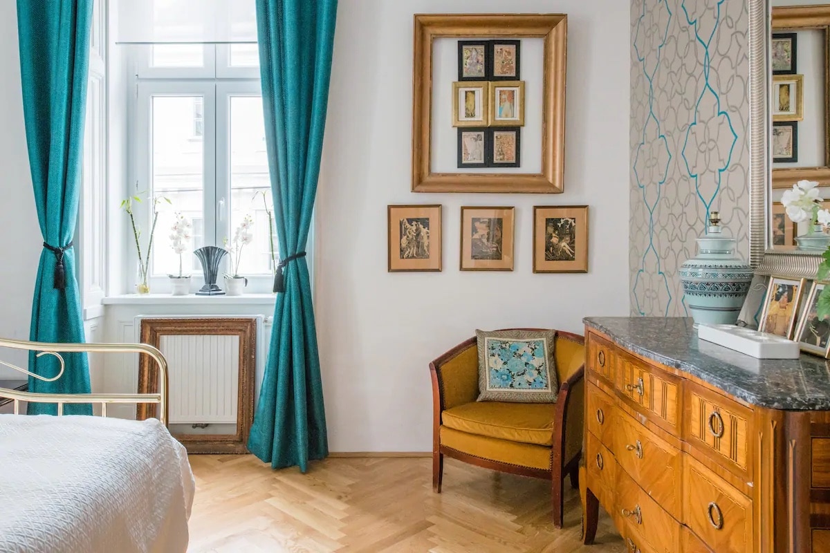 Best Airbnbs in Vienna by travel blogger What The Fab