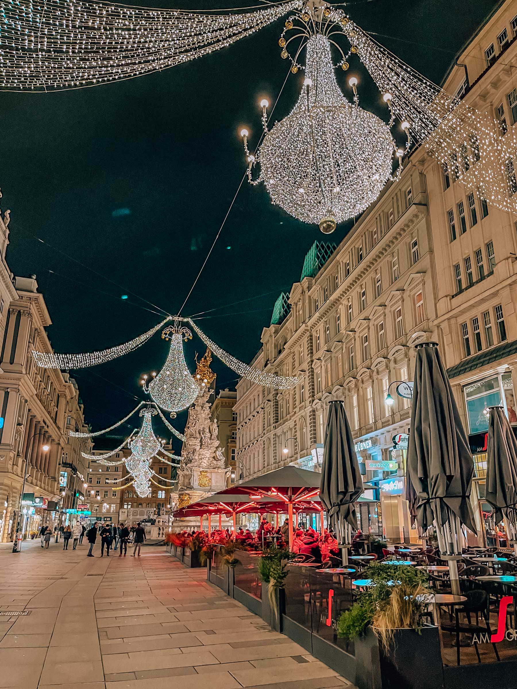 Best Airbnbs in Vienna by travel blogger What The Fab