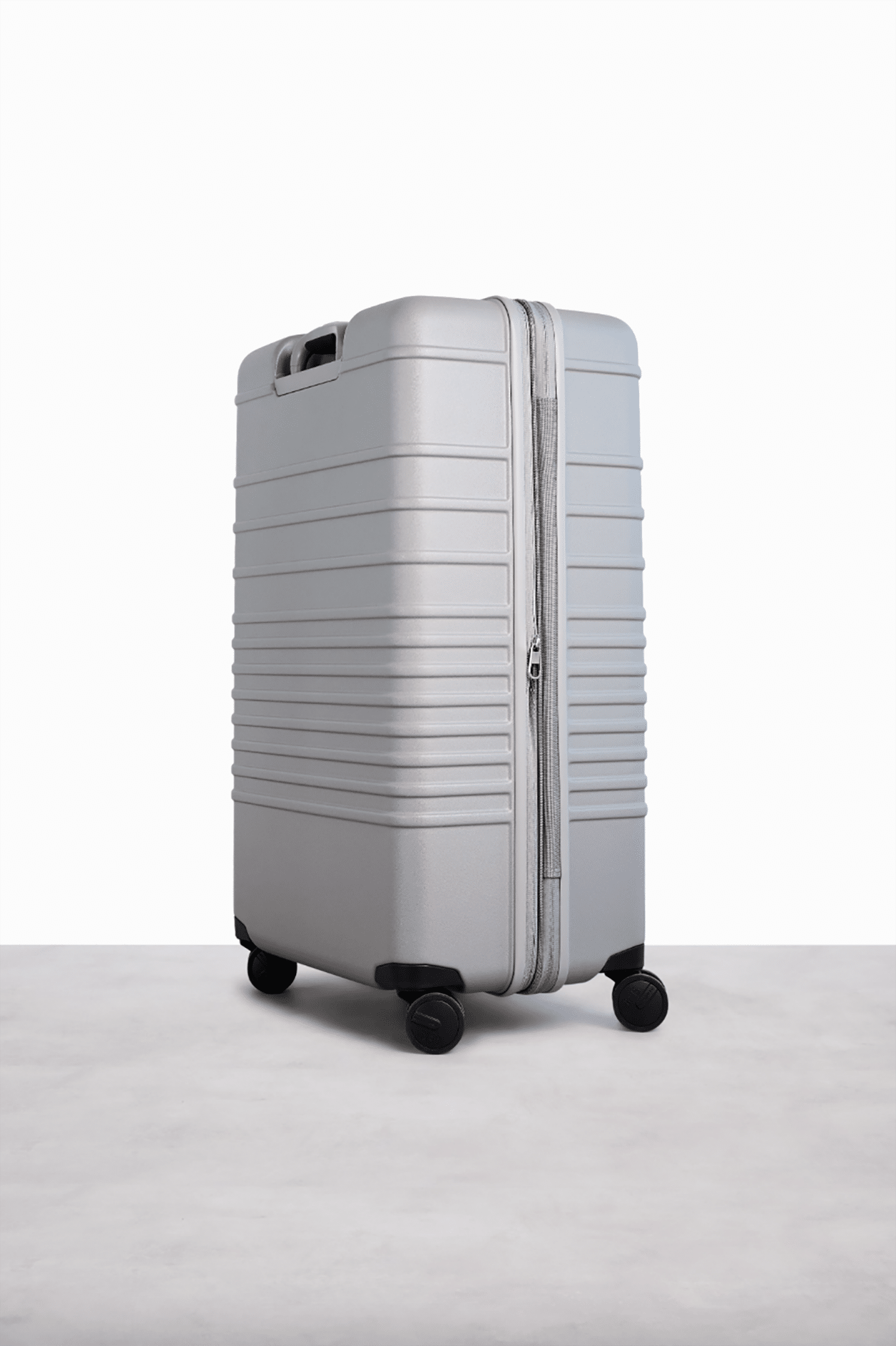 Beis luggage review, by travel blogger What The Fab