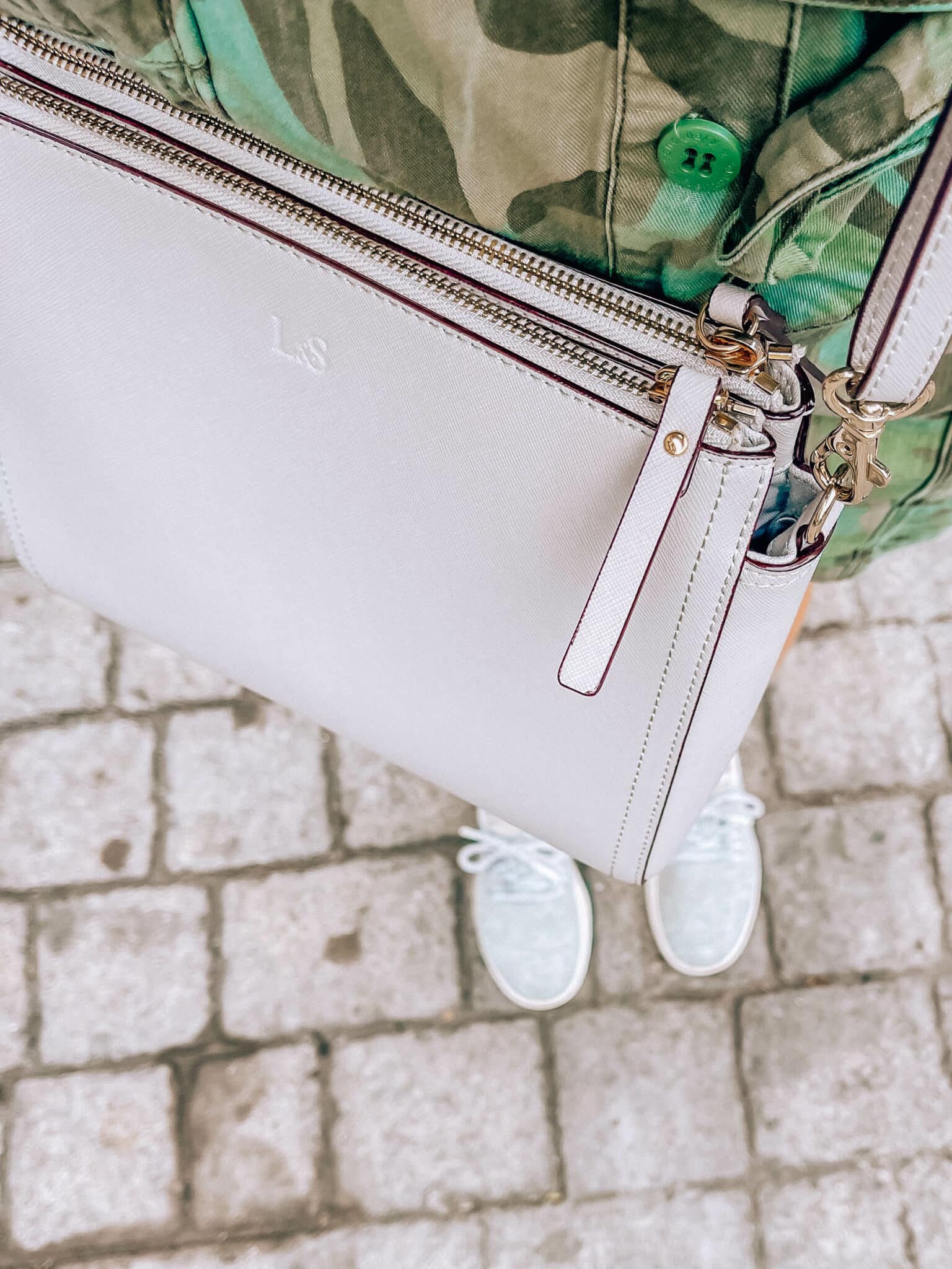 11 Best Purses for Travel in Europe