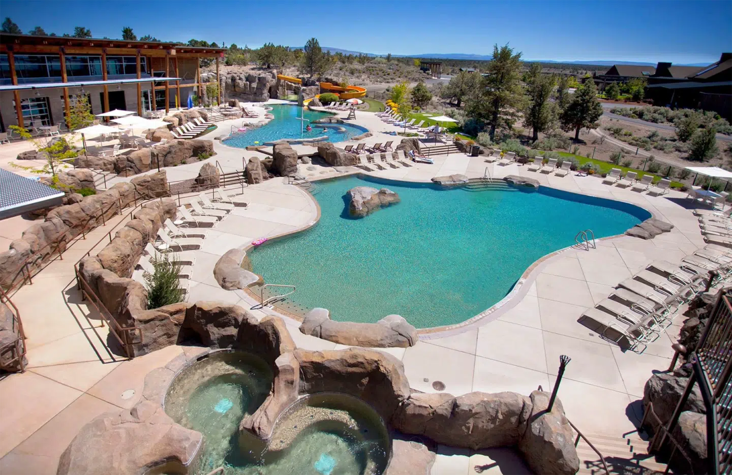 Best resorts in Bend Oregon, by travel blogger What The Fab