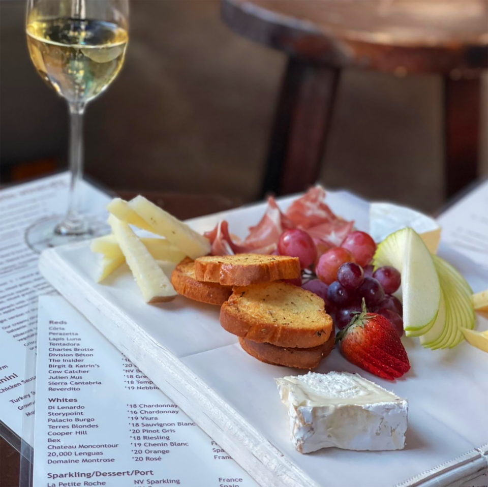 11 Can'tMiss Bars in Bend Oregon