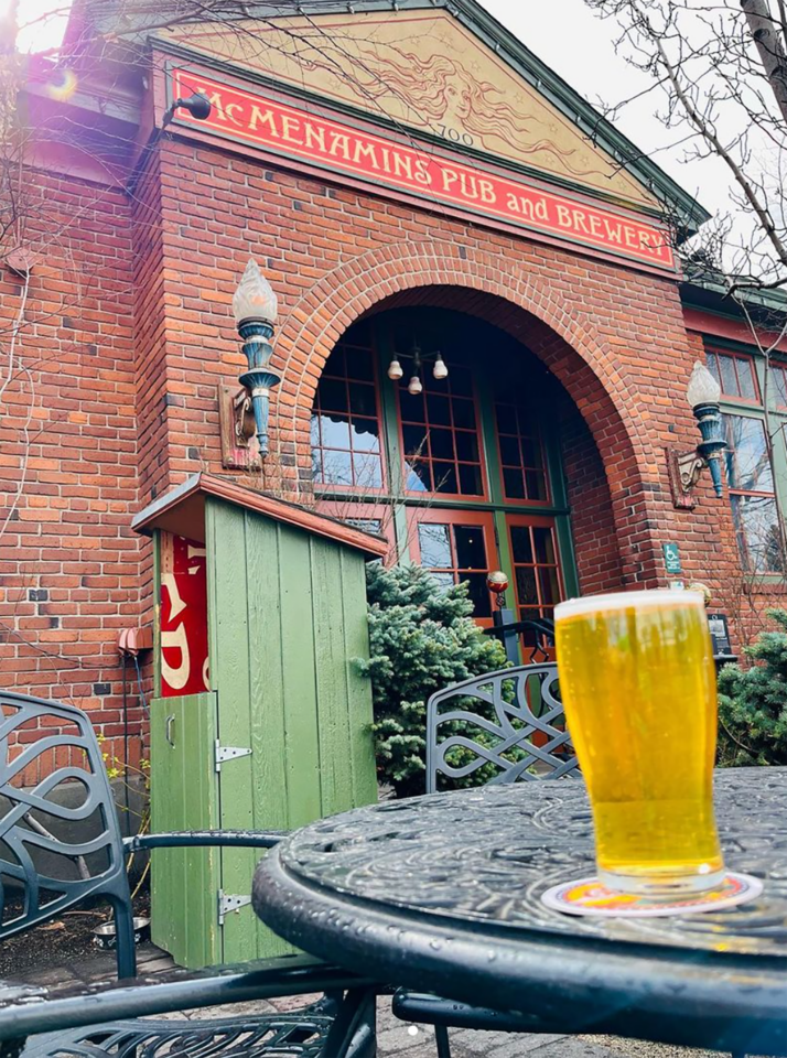 11 Can'tMiss Bars in Bend Oregon