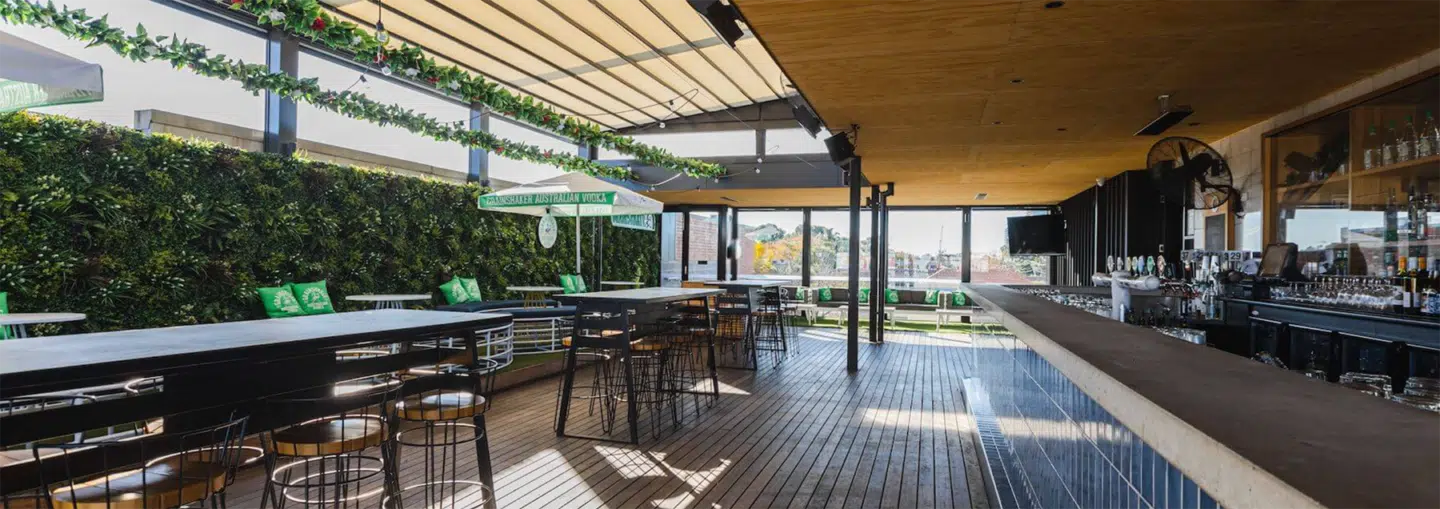 Can't-miss rooftop bars Melbourne has to offer, by travel blogger What The Fab