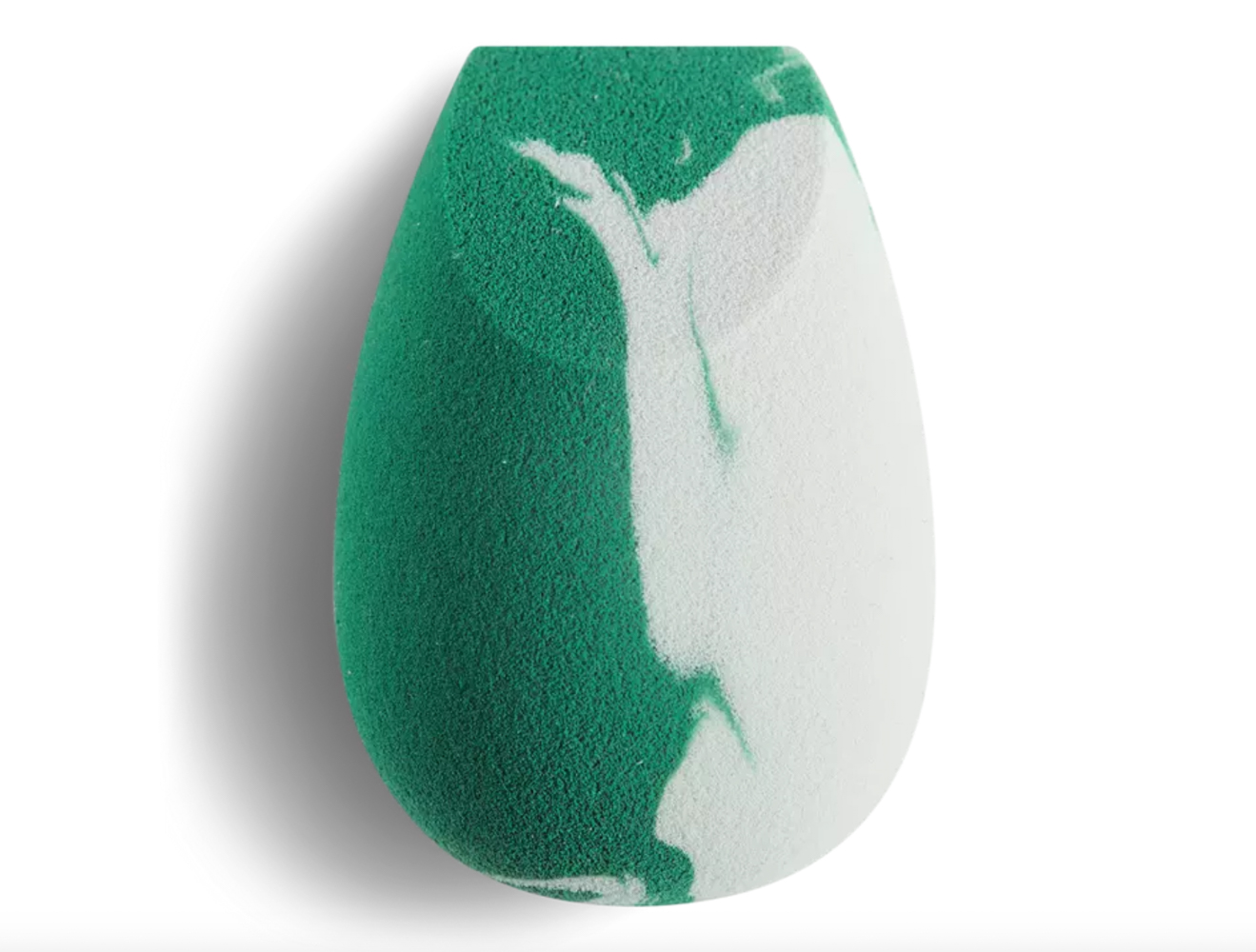 9 Beauty Blender Dupes That Work the Same for Way Less