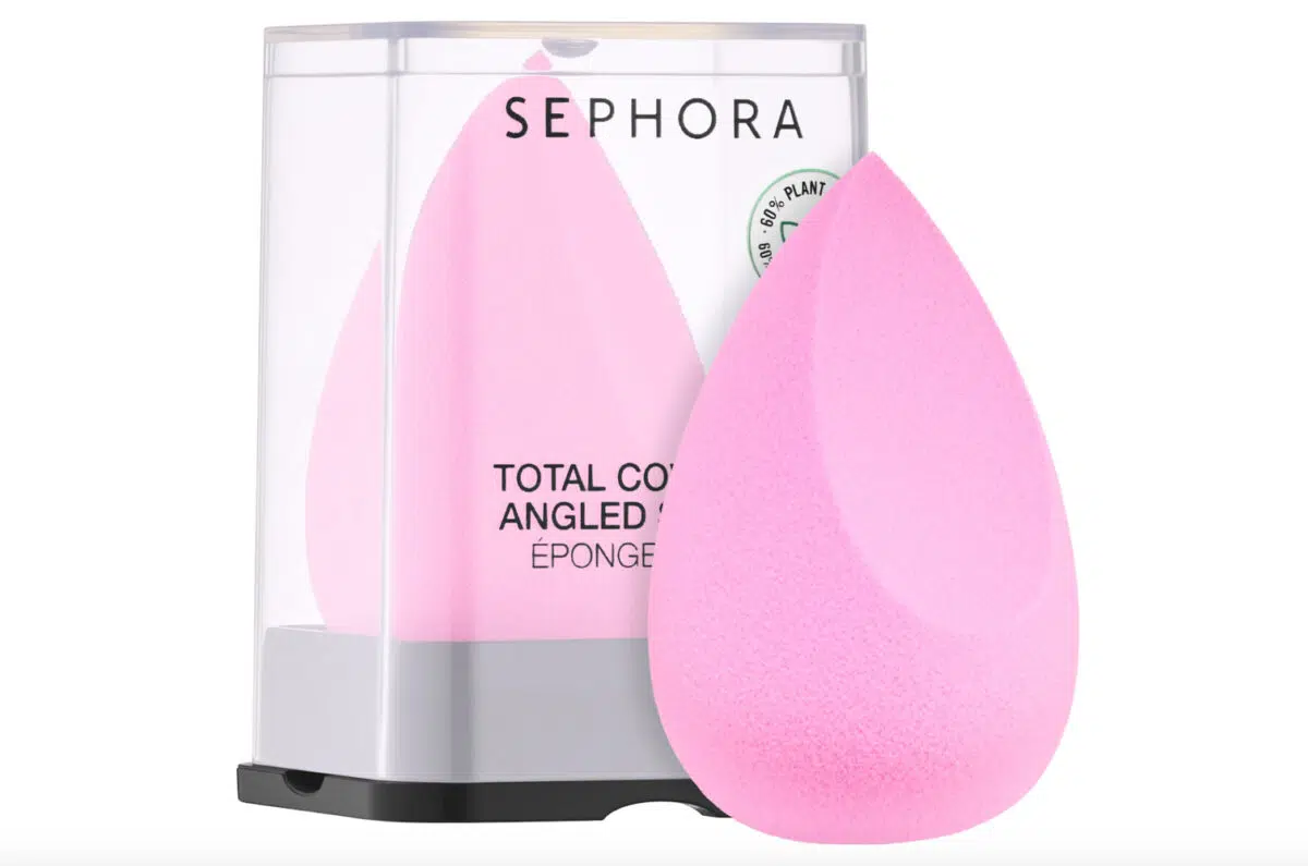 Cheap Beauty Blender dupes, by beauty blogger What The Fab