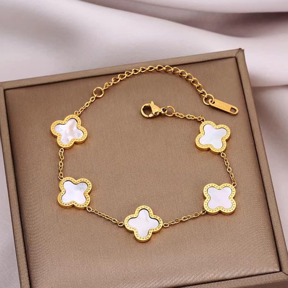 Best Van Cleef dupe accessories, by fashion blogger What The Fab