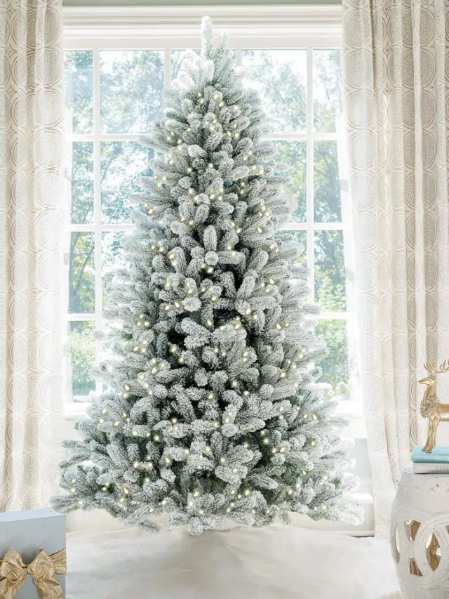 8 best flocked Christmas trees, by lifestyle blogger What The Fab