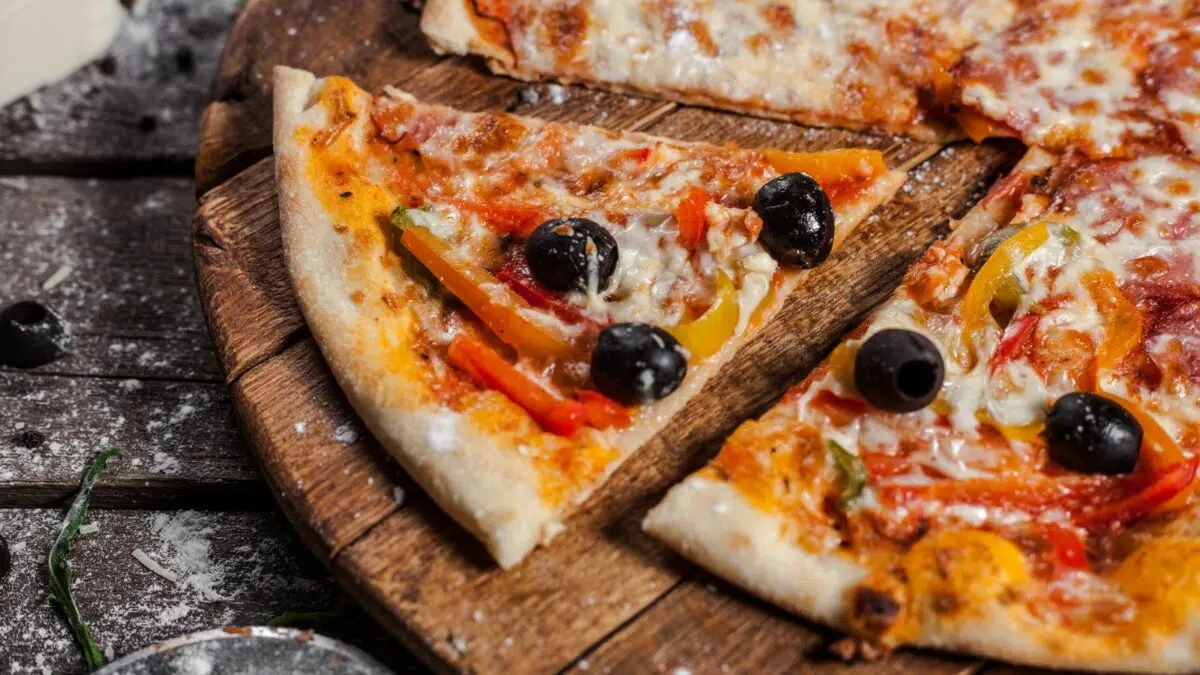 Worst pizza toppings, by lifestyle blogger What the Fab.