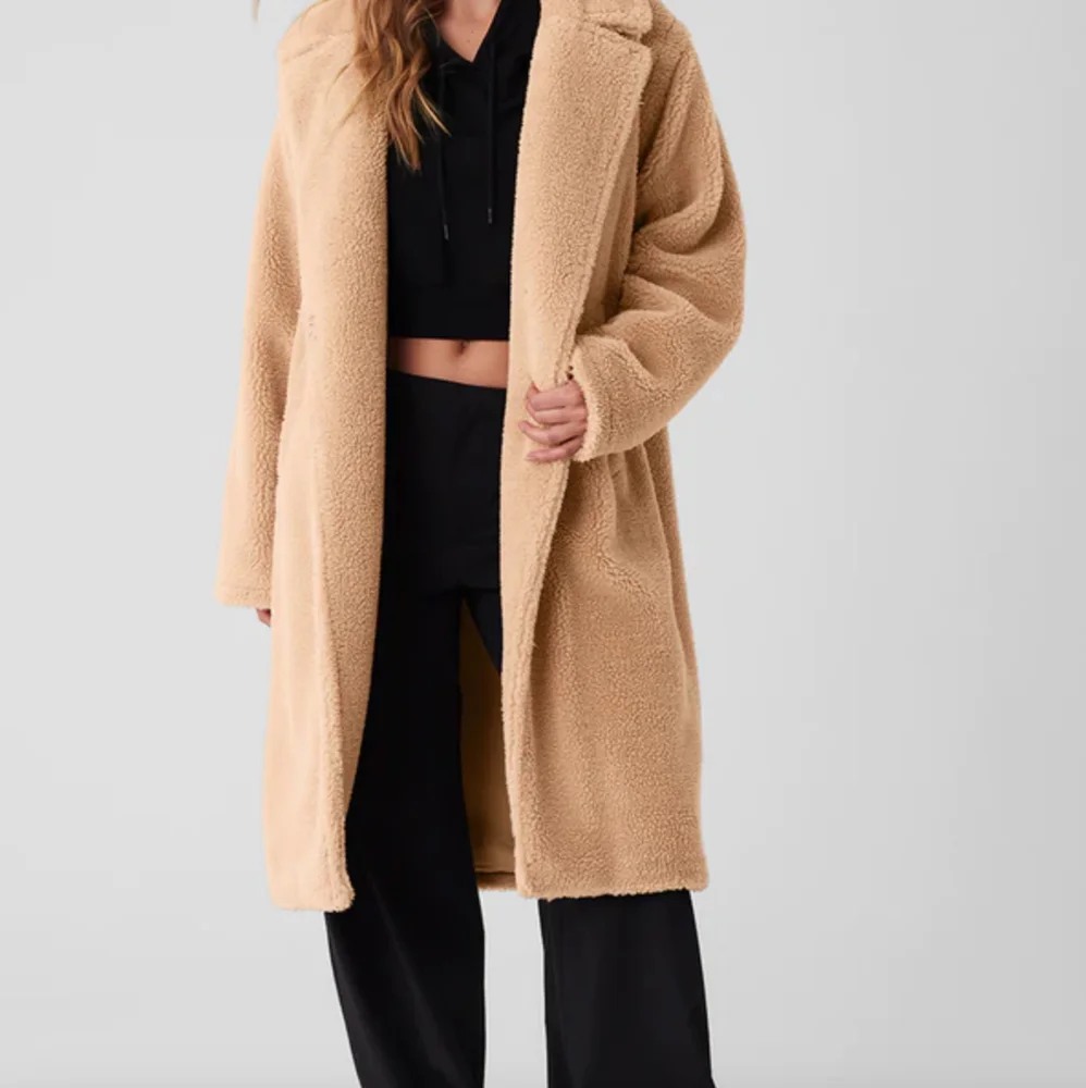 Max Mara Teddy Coat dupe picks, by fashion blogger What The Fab