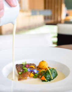 BEST Places to Eat in Waikiki: 17 Mouthwatering Spots