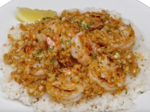 BEST Places to Eat in Waikiki: 17 Mouthwatering Spots