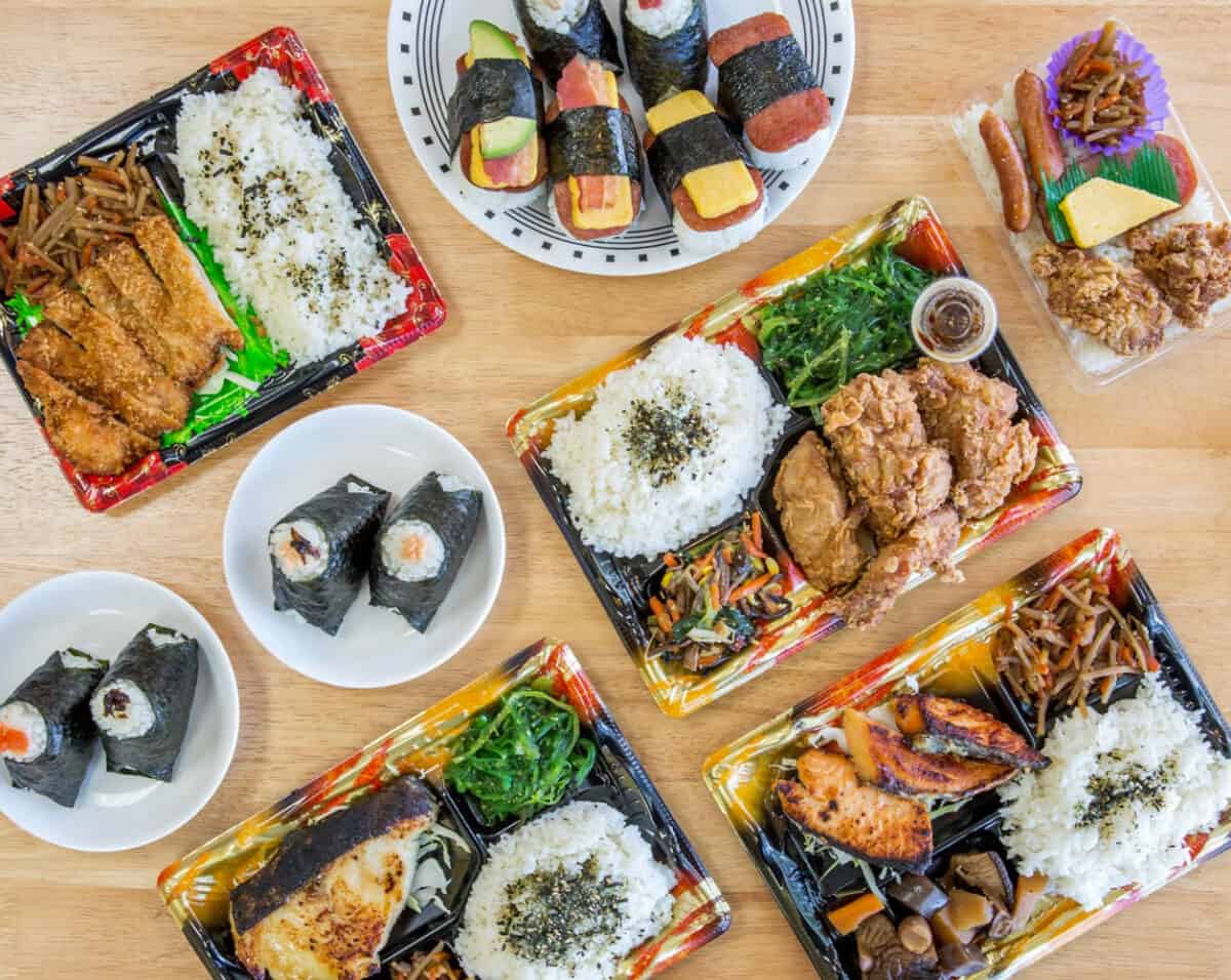 Best cheap eats Waikiki, by travel blogger What The Fab