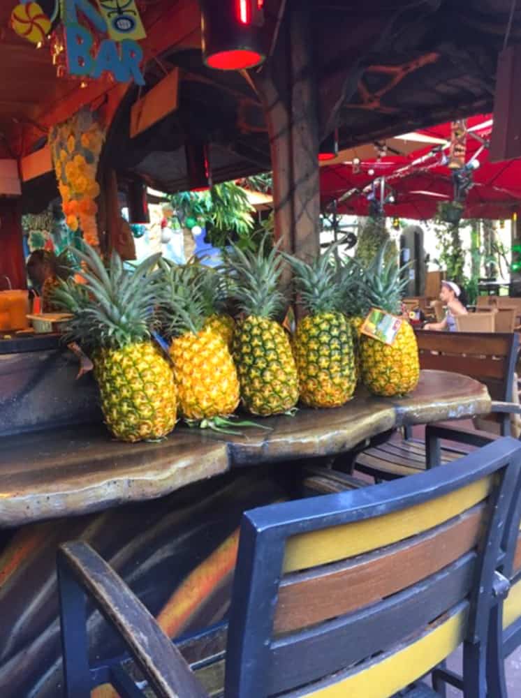 Best cheap eats Waikiki, by travel blogger What The Fab