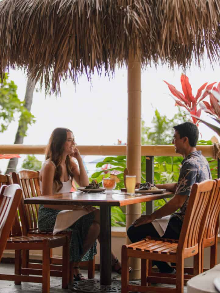 Waikiki Beach Bars 10 CAN'TMISS Spots