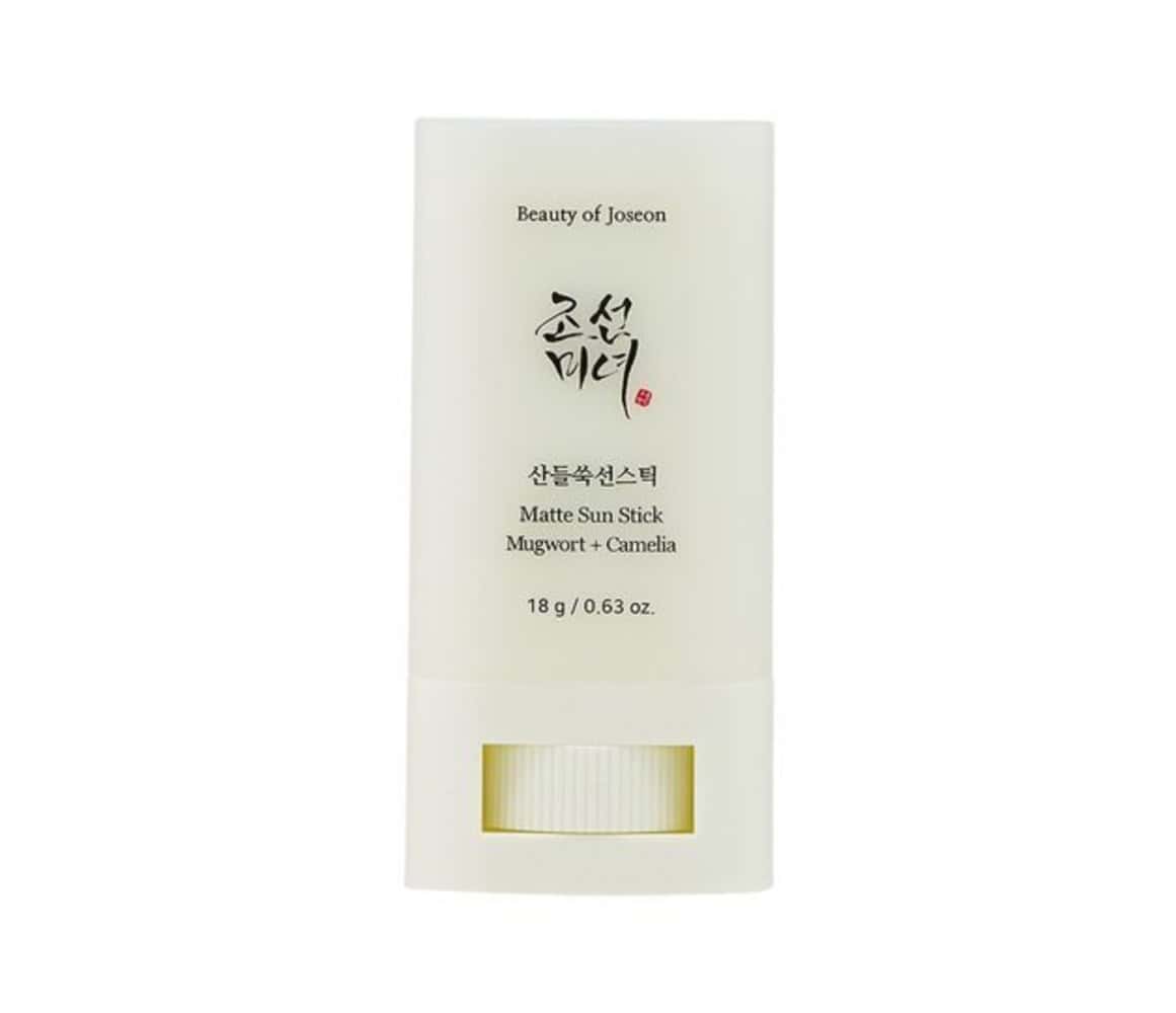 Best Korean sunscreen, by beauty blogger What The Fab