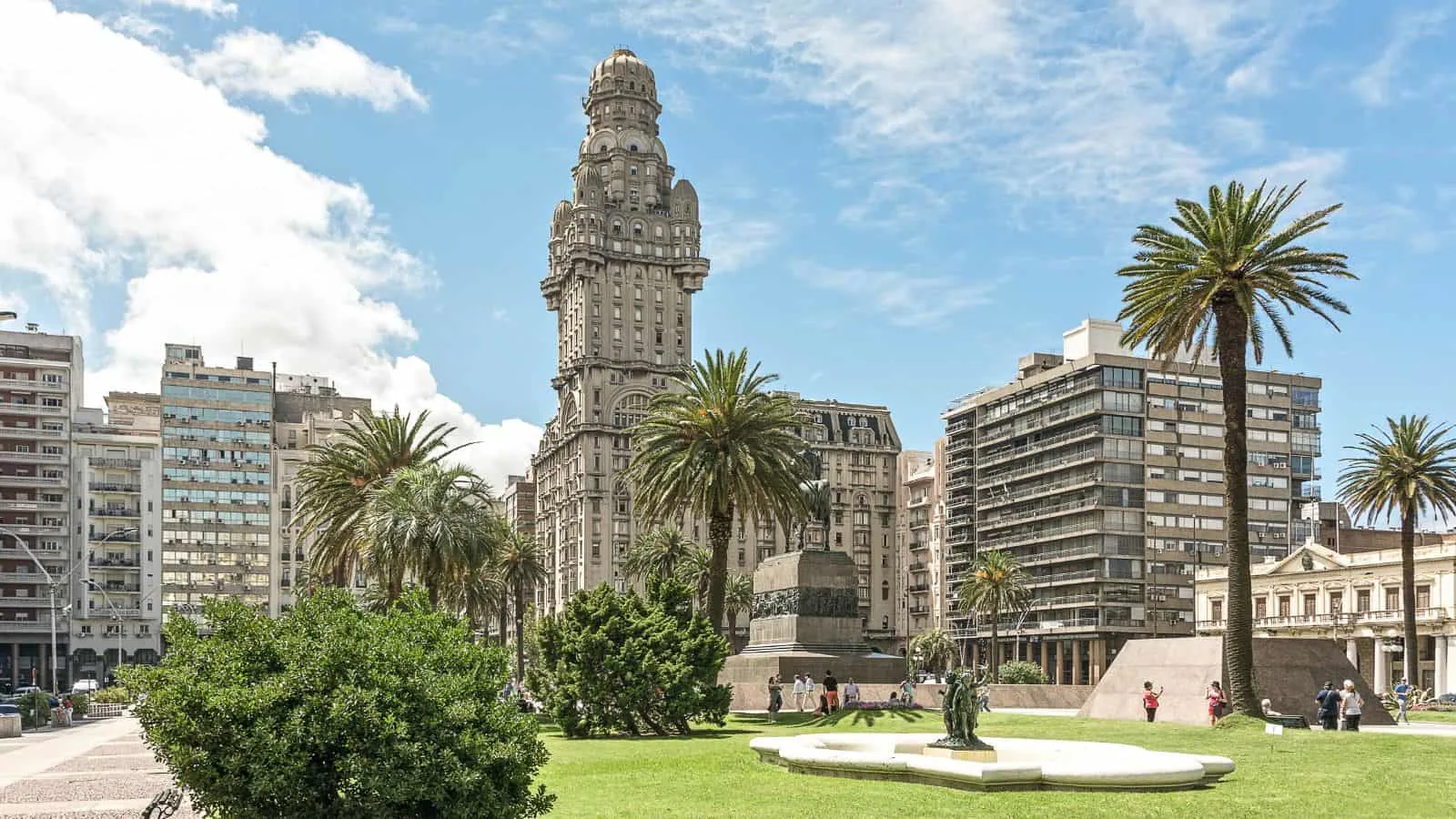 Retirement cities in South America, by travel blogger What the Fab.