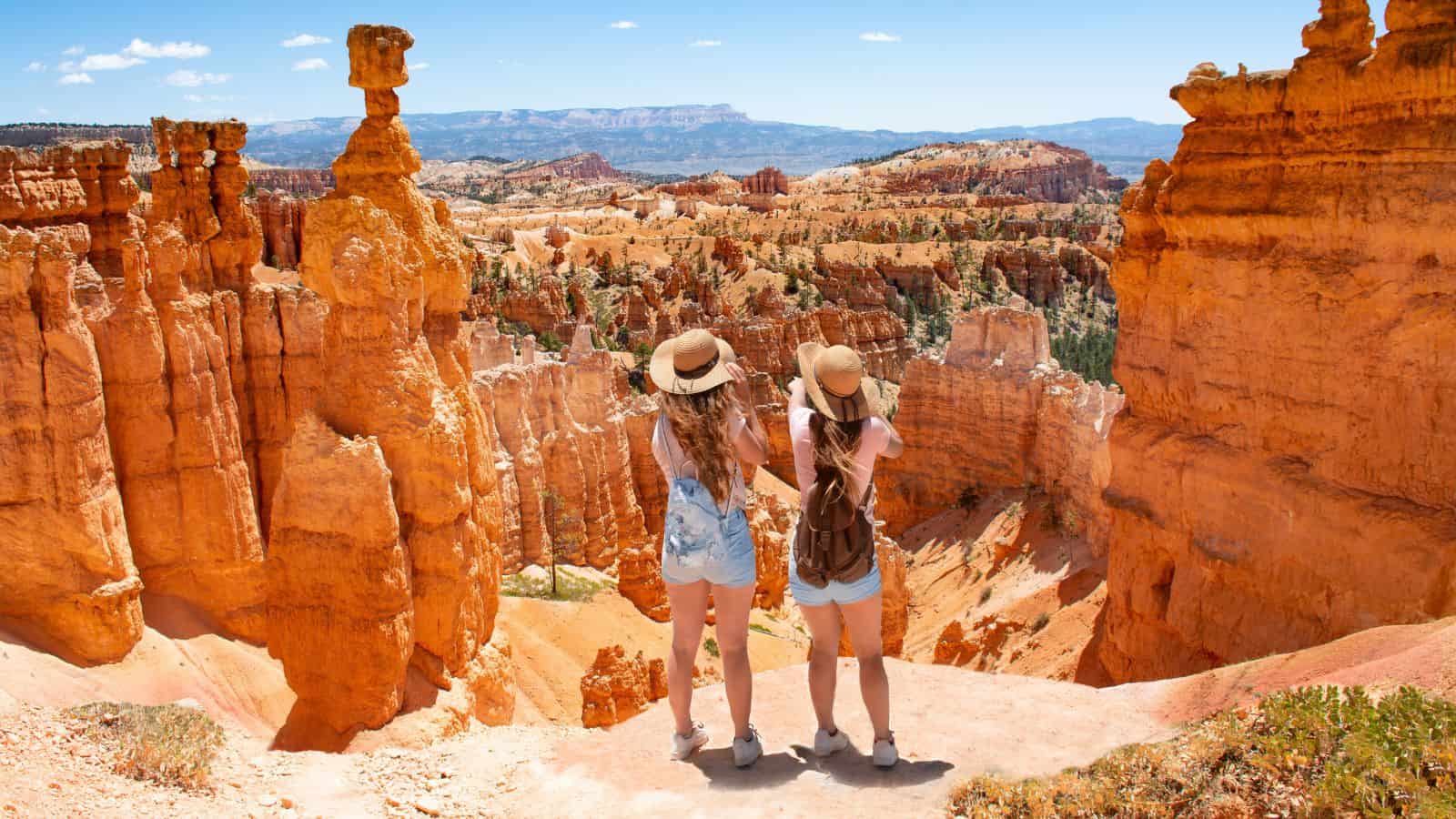 Best hikes in Utah, by travel blogger What the Fab