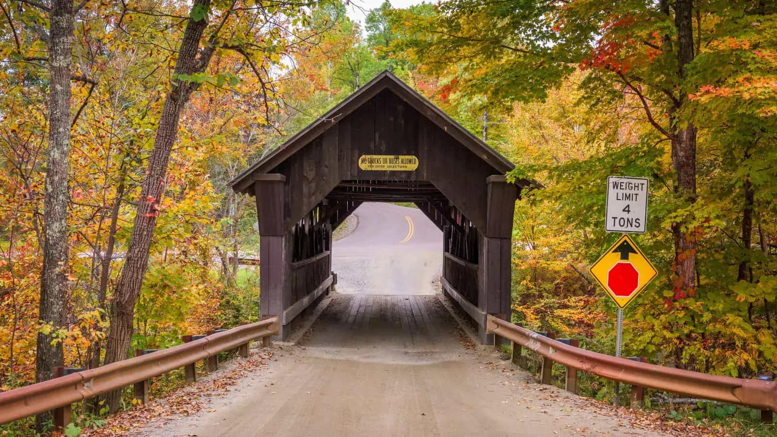 New England fall foliage destinations, by travel blogger What the Fab