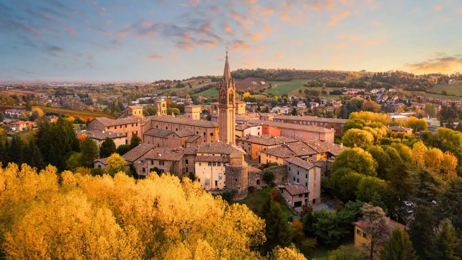 16 Underrated Cities in Italy to Visit Before Tourism Ruins Them