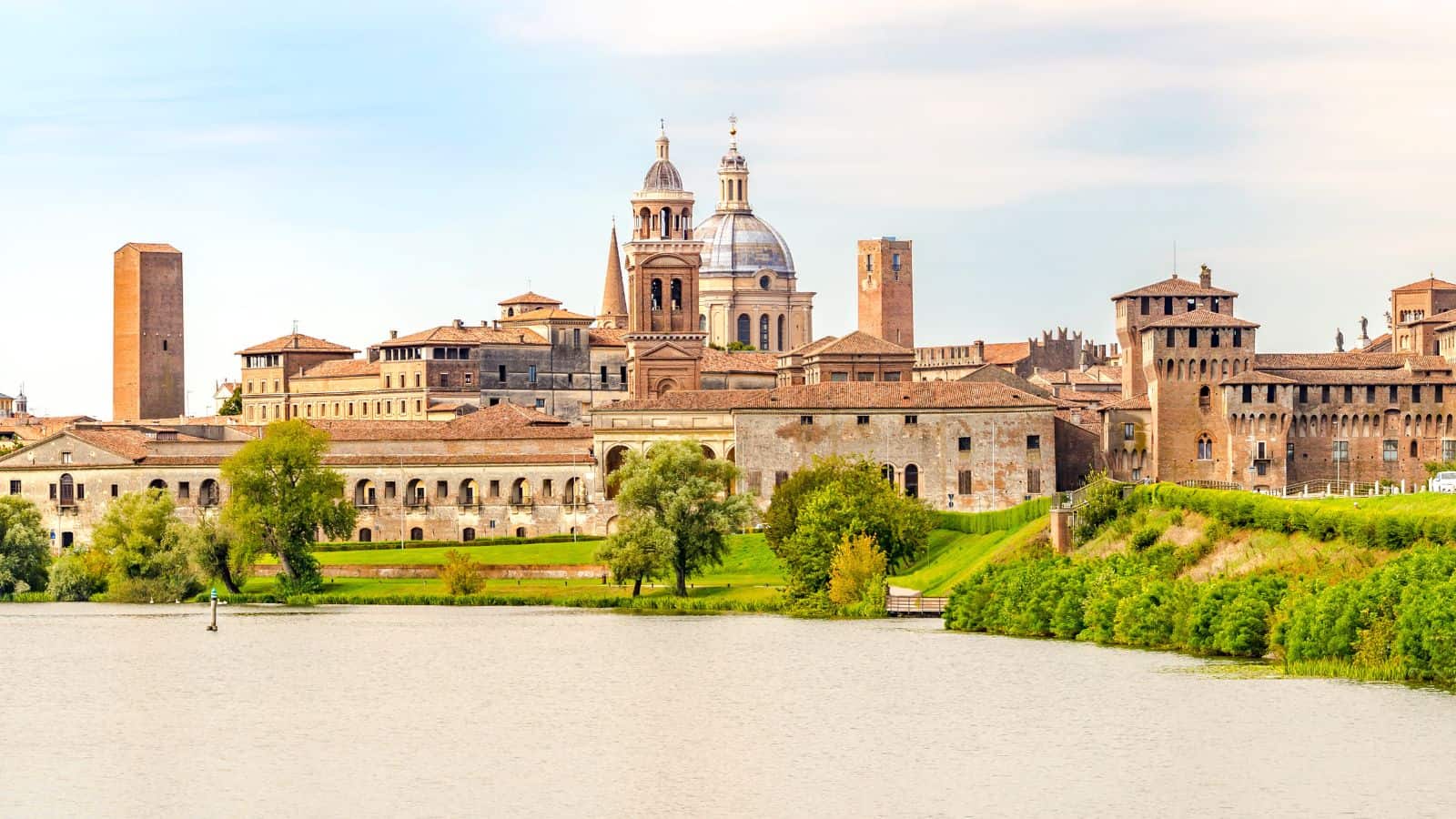 Underrated cities in Italy, by travel blogger What the Fab