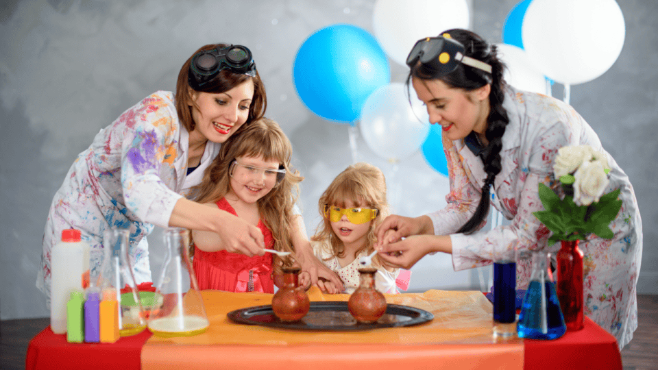 14 Scarily Easy DIY Halloween Costumes to Make Last Minute