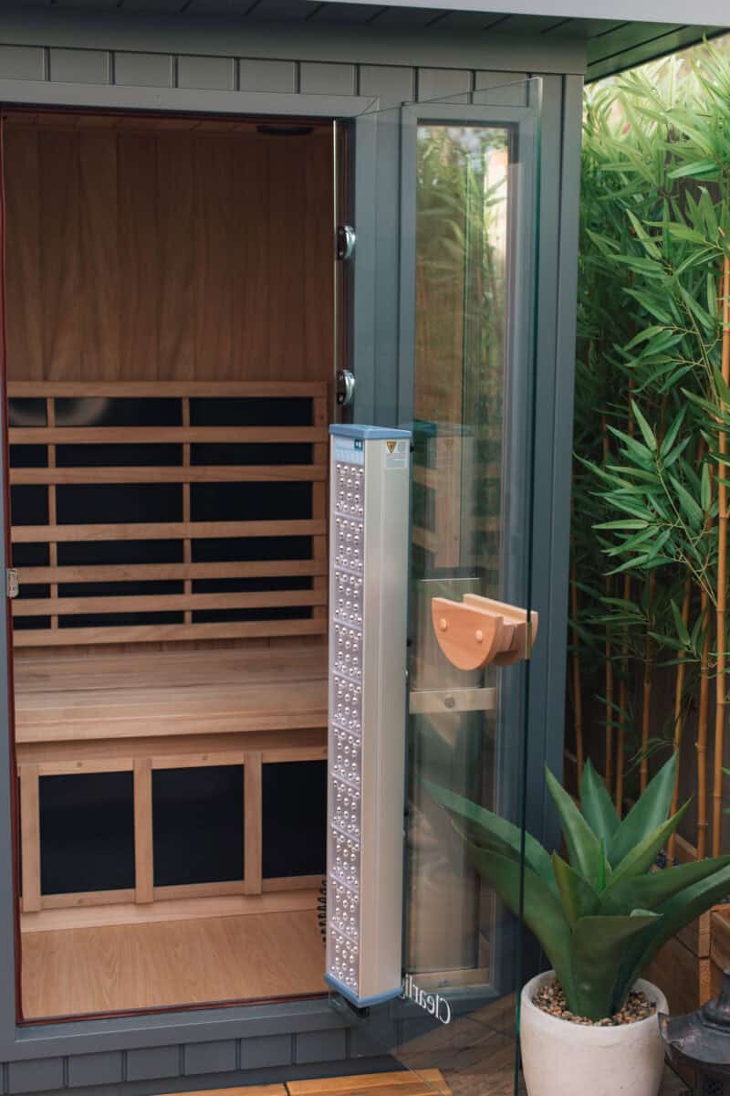 Outdoor spa ideas, by lifestyle blogger What The Fab