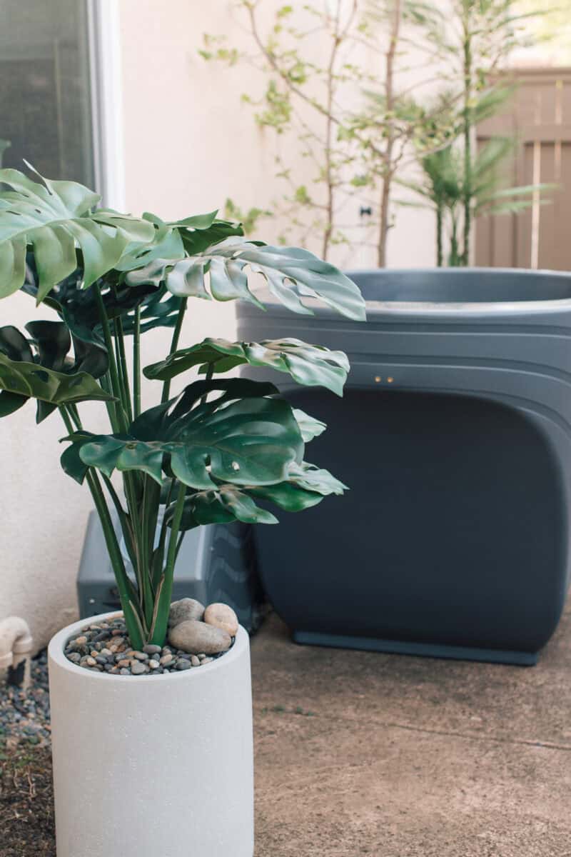 Outdoor spa ideas, by lifestyle blogger What The Fab