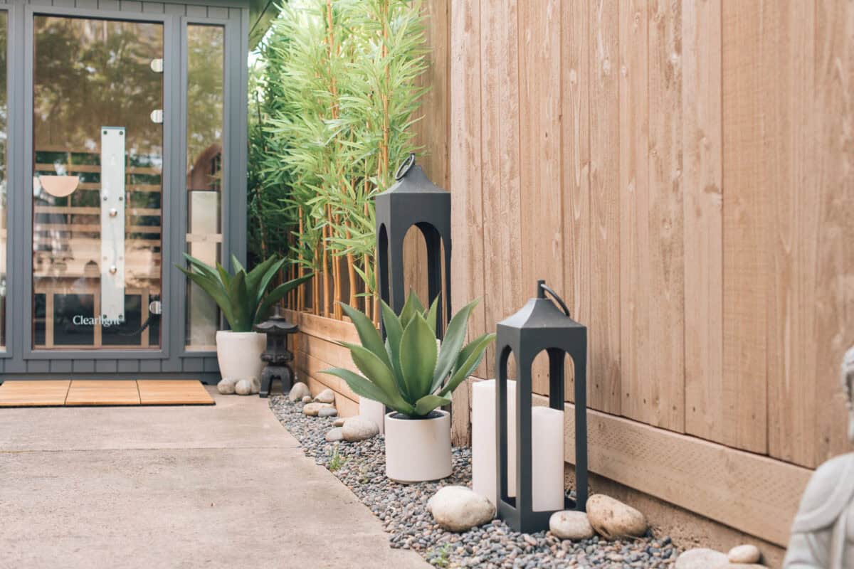 Outdoor spa ideas, by lifestyle blogger What The Fab