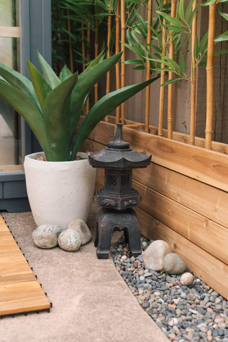 Outdoor spa ideas, by lifestyle blogger What The Fab